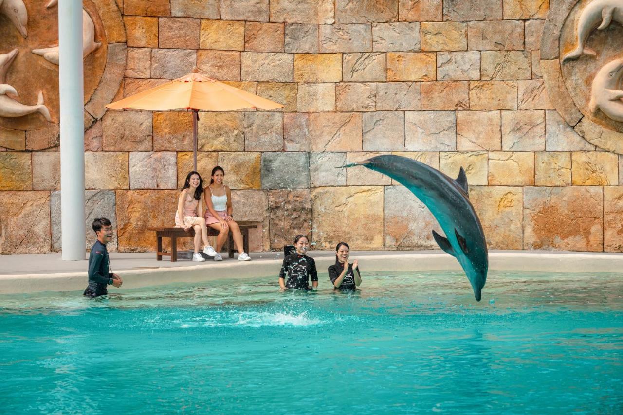 Tempat peranginan World Sentosa - Singapura